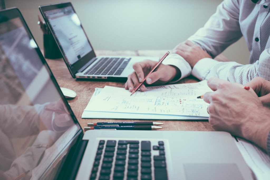 Wat is het verschil tussen factoring en American factoring?