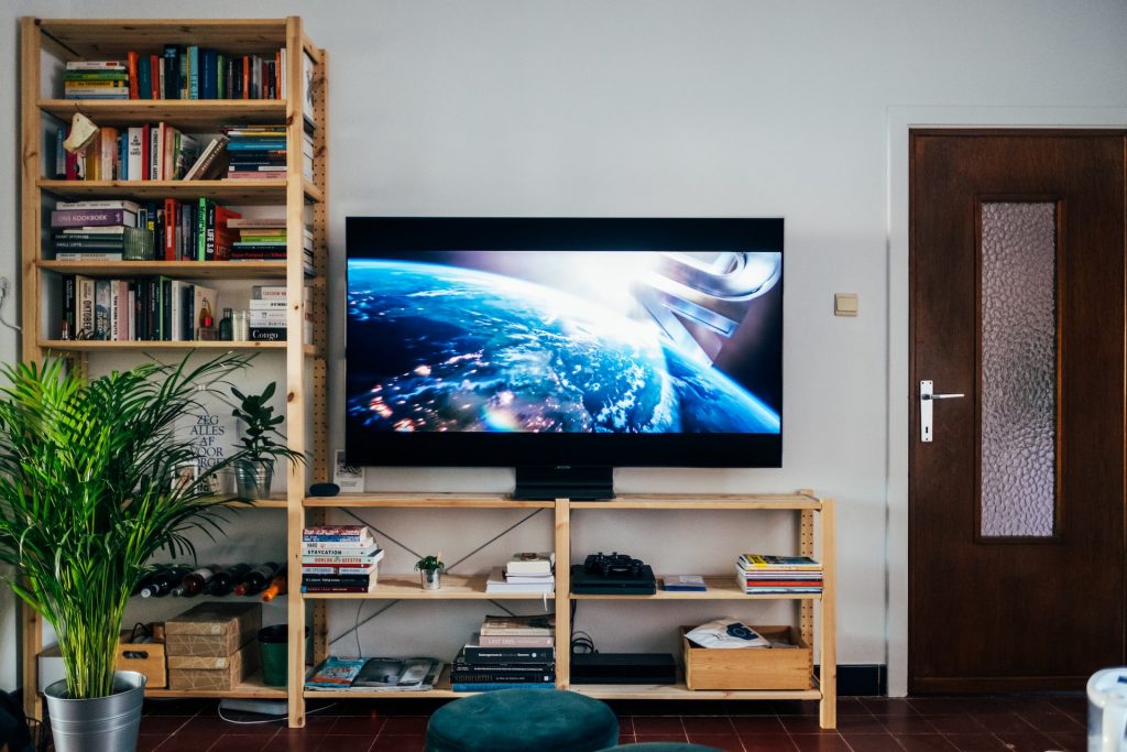 Besparen op internet en tv: hoe pak je dat aan?