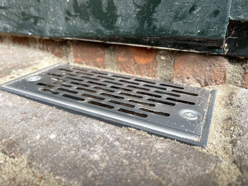 Voorkom een vochtige kruipruimte met kruipruimte ventilatie