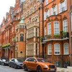 Het indrukwekkende geldvermogen van John de Mol: feiten over zijn rijkdom