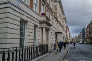 Het indrukwekkende vermogen van André Rieu: geldzaken in de wereld van klassieke muziek