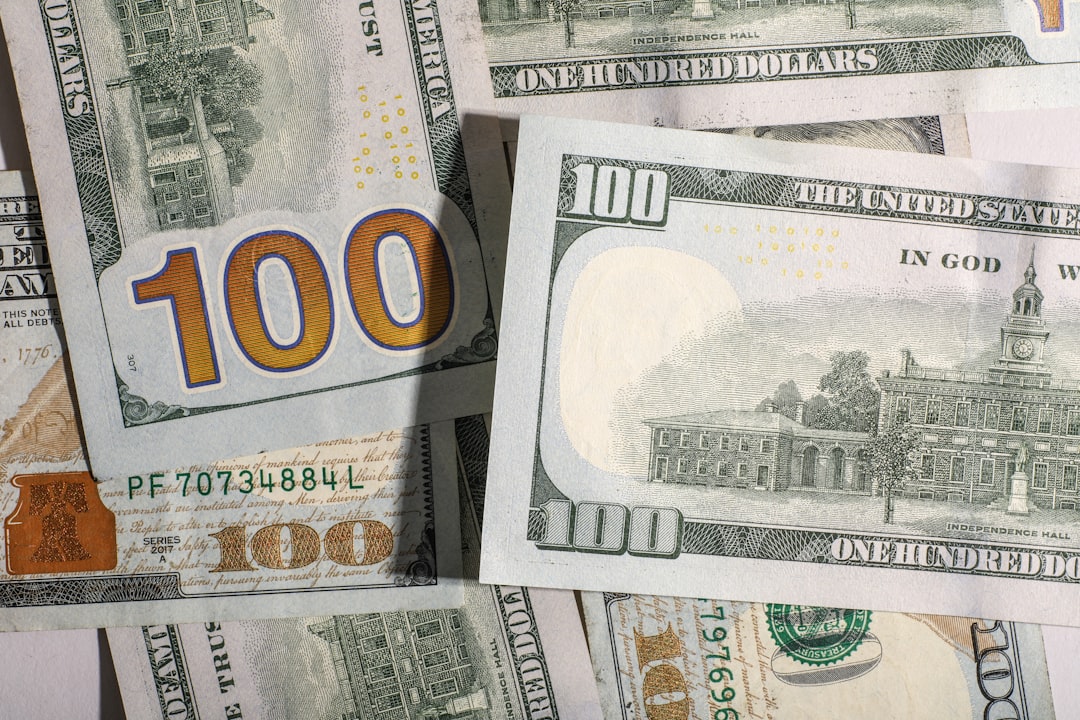 Joop van den Ende: het succesverhaal achter zijn indrukwekkende vermogen